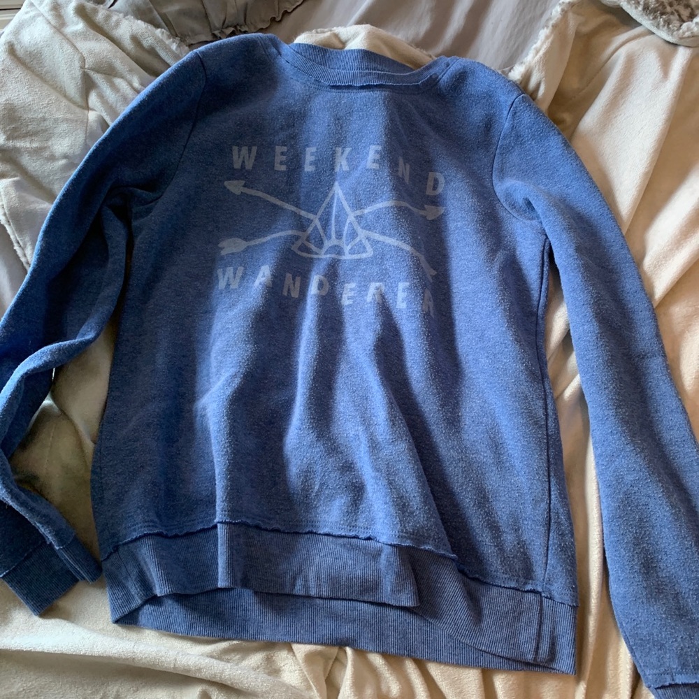 Women’s blue sweatshirt